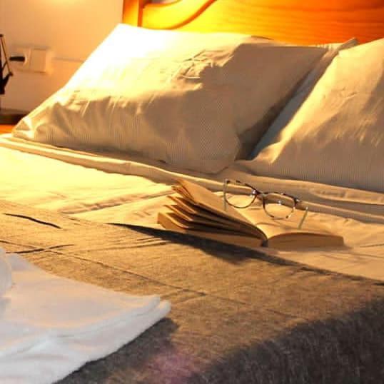 לה פובלה דה לילט Hostal Fonda Cerdanya מראה חיצוני תמונה