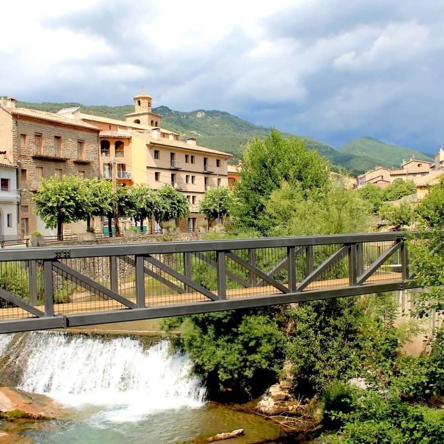 לה פובלה דה לילט Hostal Fonda Cerdanya מראה חיצוני תמונה
