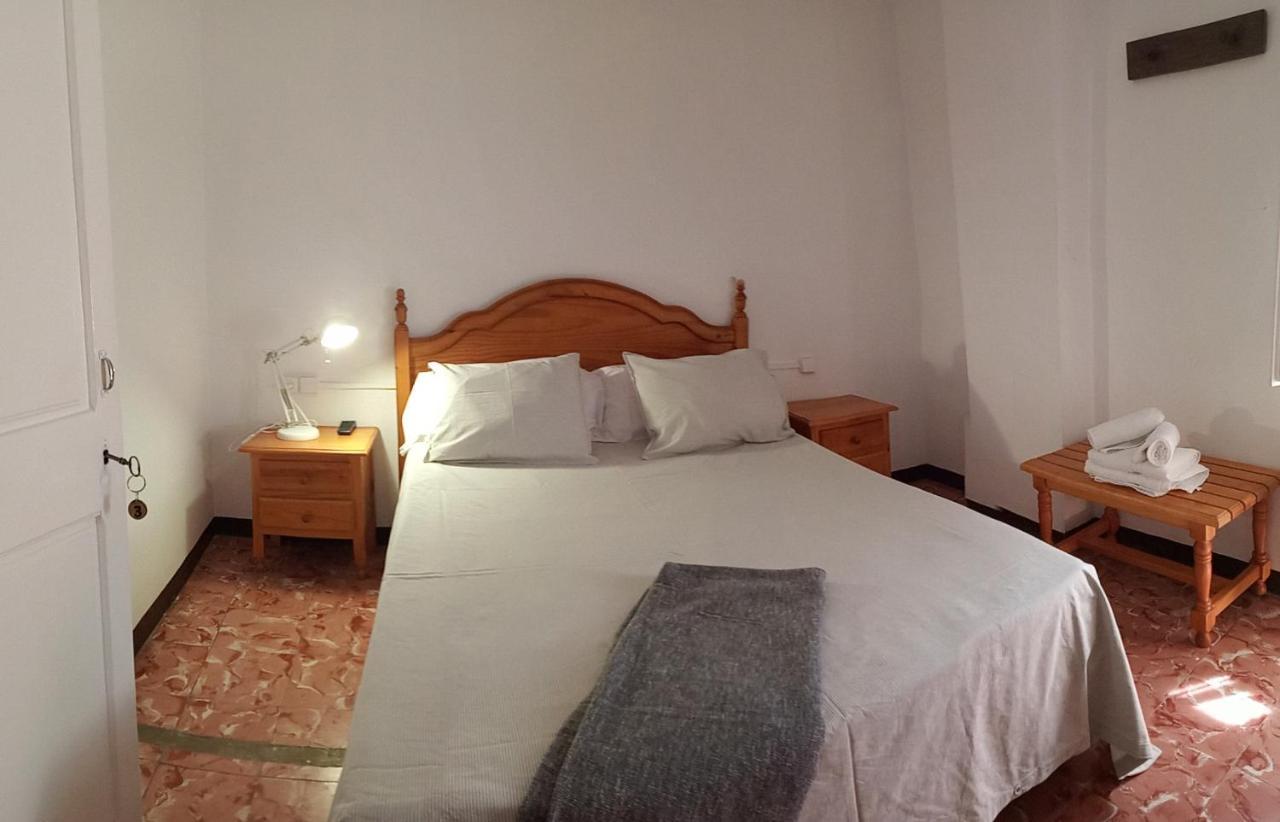לה פובלה דה לילט Hostal Fonda Cerdanya מראה חיצוני תמונה